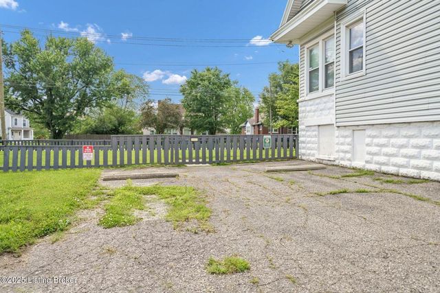 4739 S 3rd St, Louisville, KY 40214