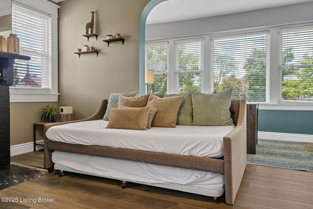 4739 S 3rd St, Louisville, KY 40214