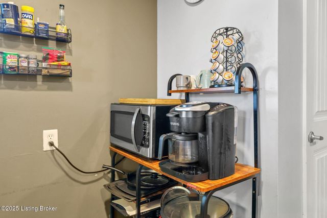 4739 S 3rd St, Louisville, KY 40214