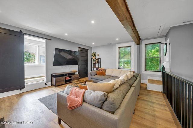 4739 S 3rd St, Louisville, KY 40214