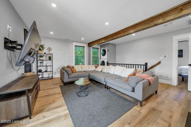 4739 S 3rd St, Louisville, KY 40214