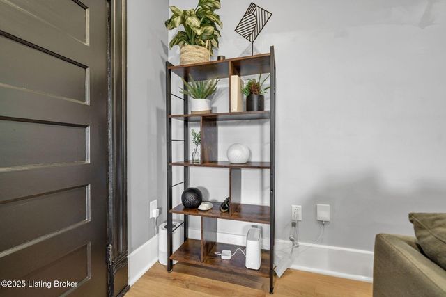 4739 S 3rd St, Louisville, KY 40214