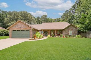 620 Town Oaks Cir, Kilgore, TX 75662