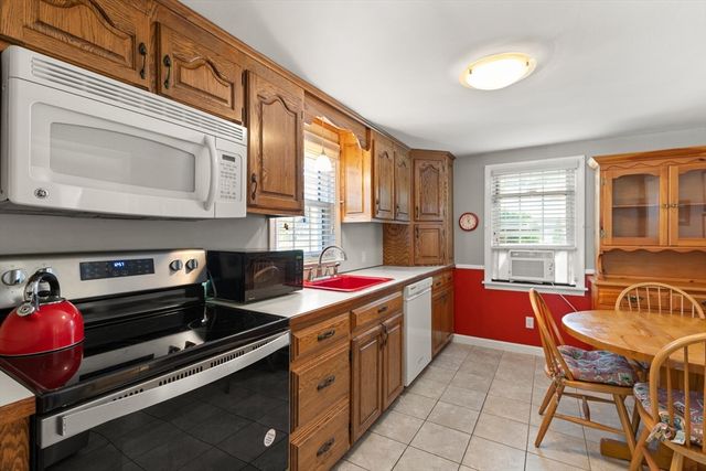 100 Pleasant Street, Raynham, MA 02767