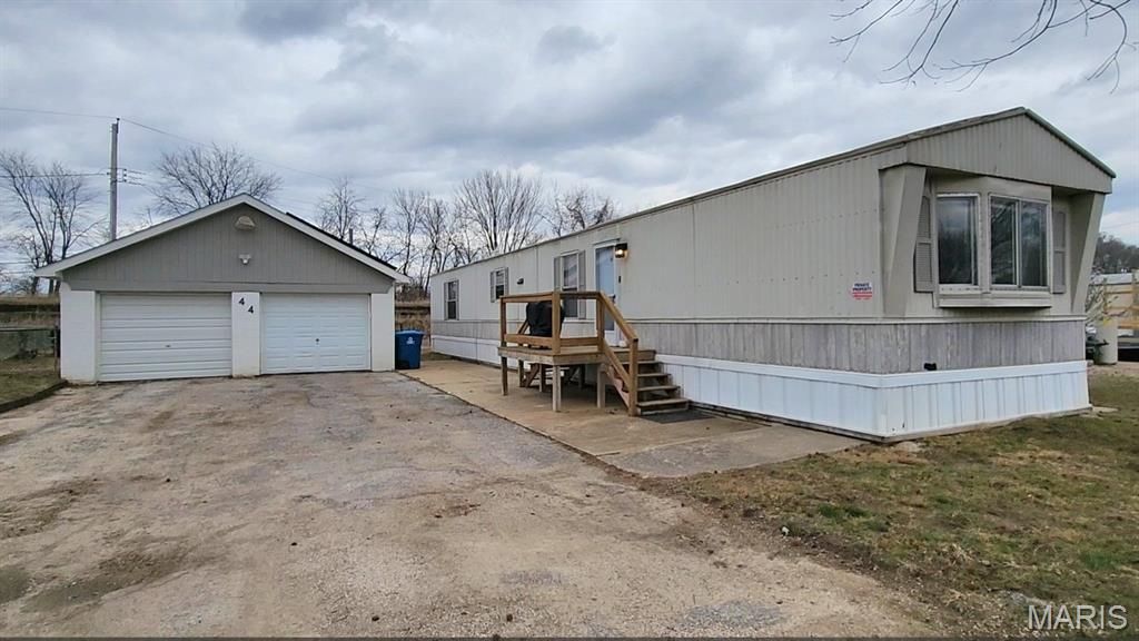 44 Susanne Court, Caseyville, IL 62232