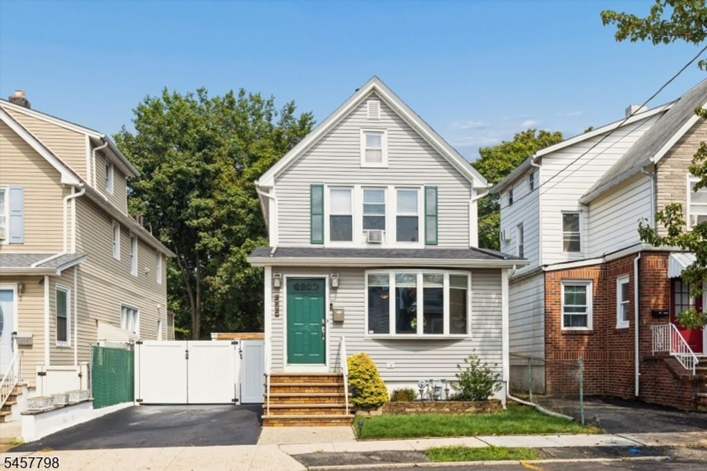 535 Freeman St, Lyndhurst Twp., NJ 07071 — photo 2