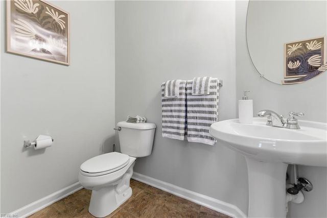 13177 Harbor DR, Carrollton, VA 23314