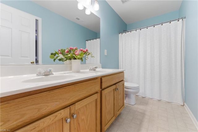 13177 Harbor DR, Carrollton, VA 23314