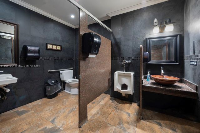 6411-6417 Stirling Rd, Davie, FL 33314