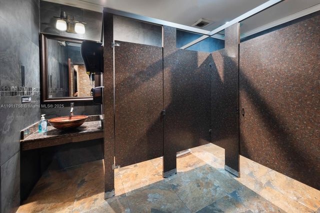 6411-6417 Stirling Rd, Davie, FL 33314