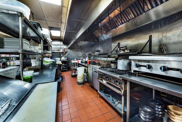 6411-6417 Stirling Rd, Davie, FL 33314