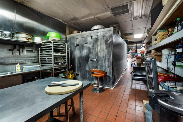 6411-6417 Stirling Rd, Davie, FL 33314