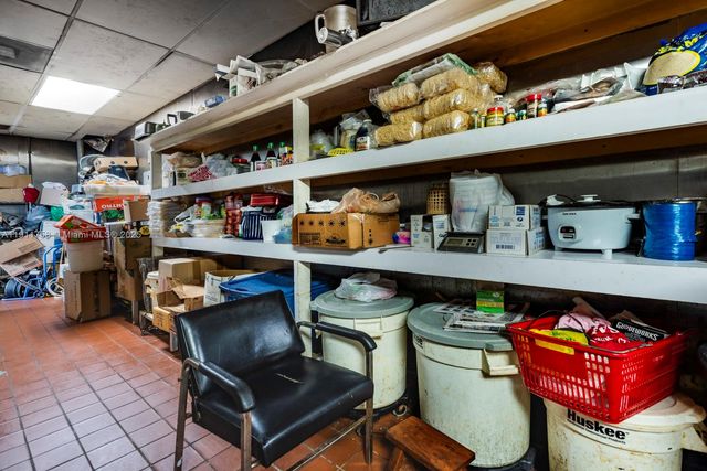 6411-6417 Stirling Rd, Davie, FL 33314