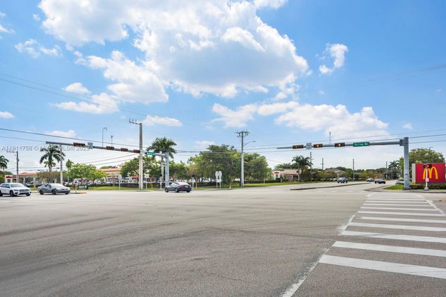 6411-6417 Stirling Rd, Davie, FL 33314