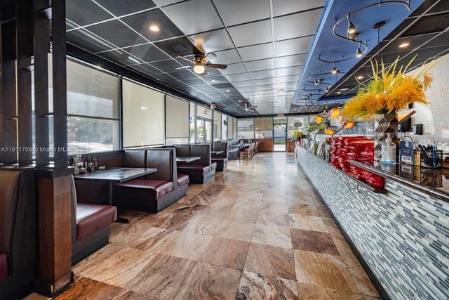 6411-6417 Stirling Rd, Davie, FL 33314