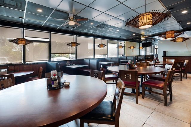 6411-6417 Stirling Rd, Davie, FL 33314