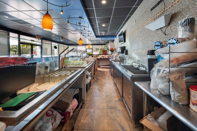 6411-6417 Stirling Rd, Davie, FL 33314