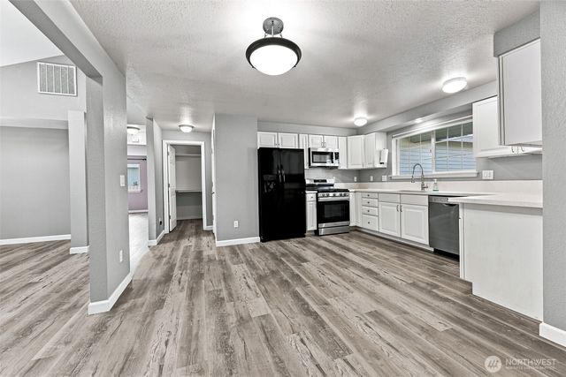 8628 Sebastian Drive NE, Olympia, WA 98516