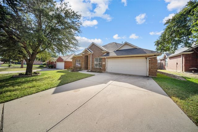 1303 Maple Terrace Drive, Mansfield, TX 76063