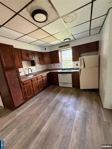 1515 Manhattan Avenue, Union City, NJ 07087