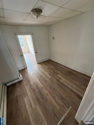 1515 Manhattan Avenue, Union City, NJ 07087