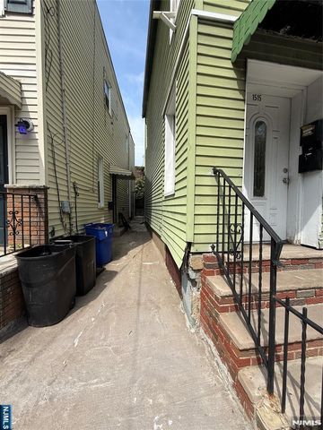 1515 Manhattan Avenue, Union City, NJ 07087