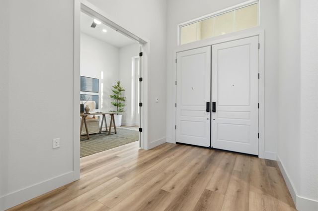 3602 W Oriole Avenue, Visalia, CA 93291