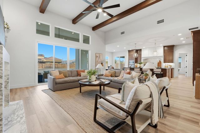 3602 W Oriole Avenue, Visalia, CA 93291