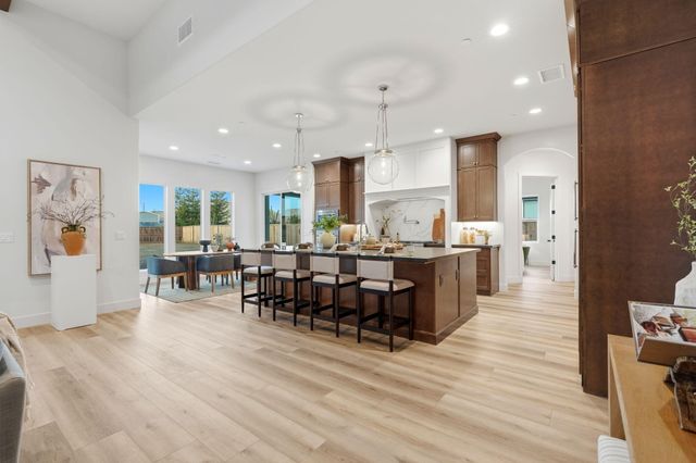 3602 W Oriole Avenue, Visalia, CA 93291