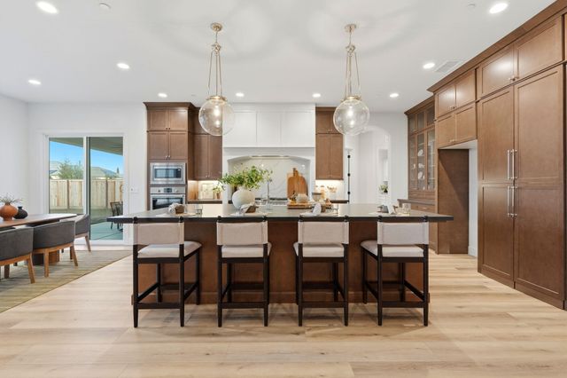 3602 W Oriole Avenue, Visalia, CA 93291