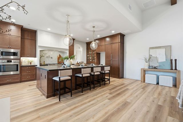 3602 W Oriole Avenue, Visalia, CA 93291