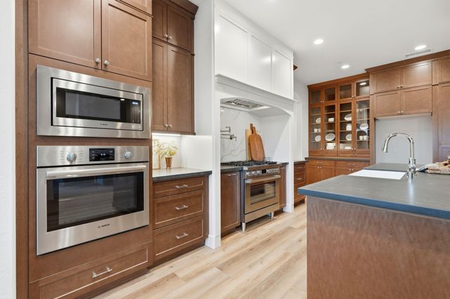 3602 W Oriole Avenue, Visalia, CA 93291