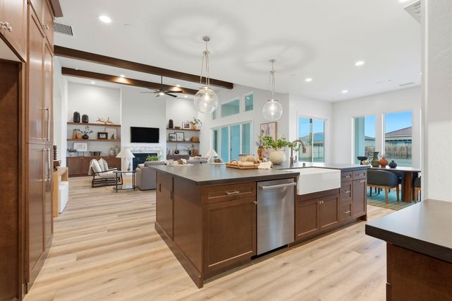 3602 W Oriole Avenue, Visalia, CA 93291