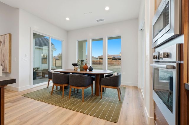 3602 W Oriole Avenue, Visalia, CA 93291