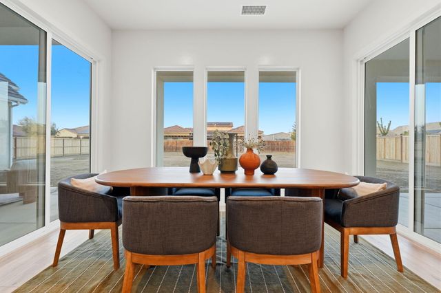 3602 W Oriole Avenue, Visalia, CA 93291