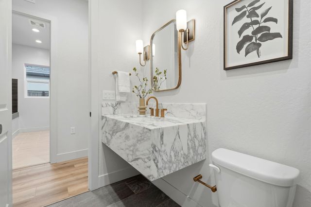 3602 W Oriole Avenue, Visalia, CA 93291