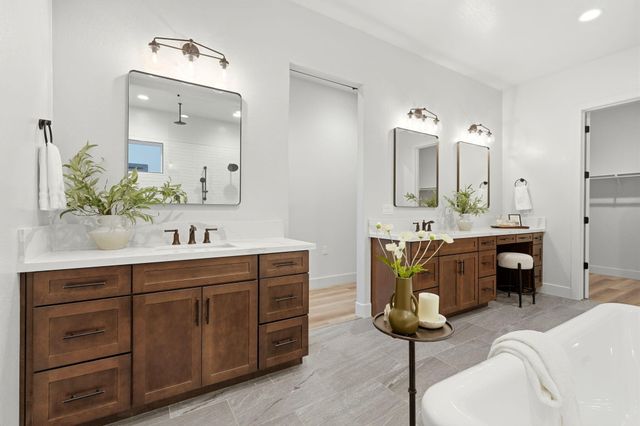 3602 W Oriole Avenue, Visalia, CA 93291