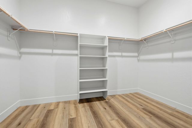 3602 W Oriole Avenue, Visalia, CA 93291