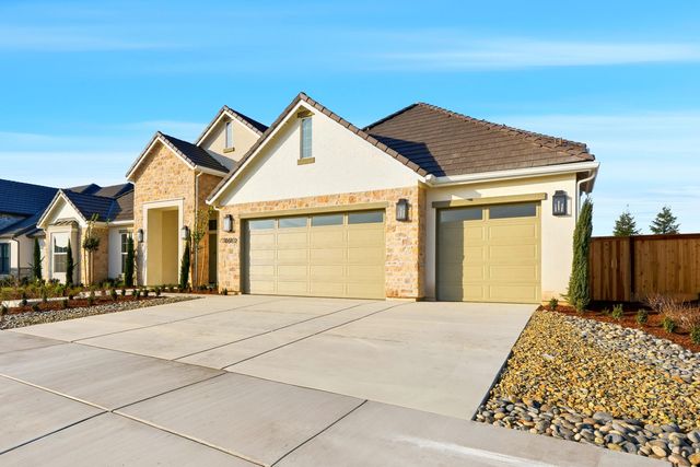 3602 W Oriole Avenue, Visalia, CA 93291