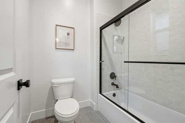 3602 W Oriole Avenue, Visalia, CA 93291