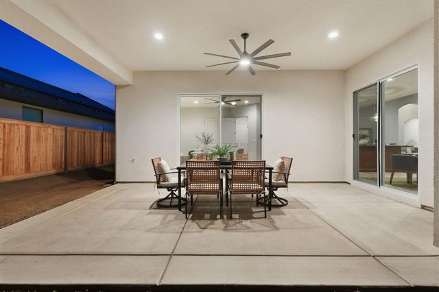 3602 W Oriole Avenue, Visalia, CA 93291