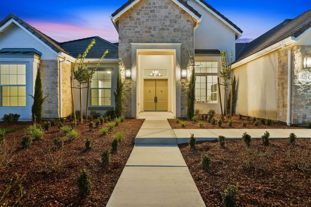 3602 W Oriole Avenue, Visalia, CA 93291