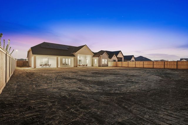 3602 W Oriole Avenue, Visalia, CA 93291