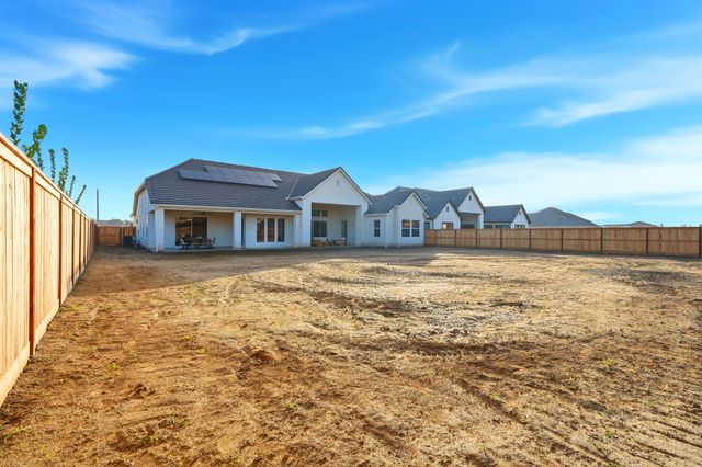 3602 W Oriole Avenue, Visalia, CA 93291