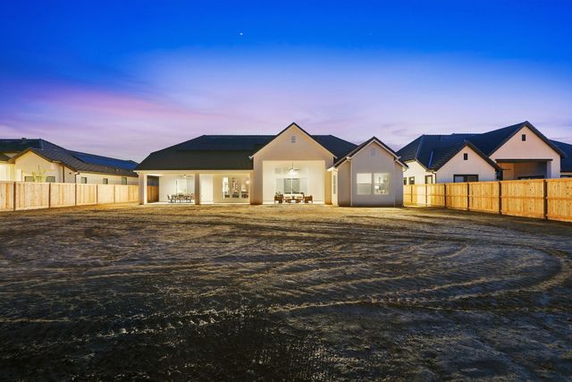 3602 W Oriole Avenue, Visalia, CA 93291