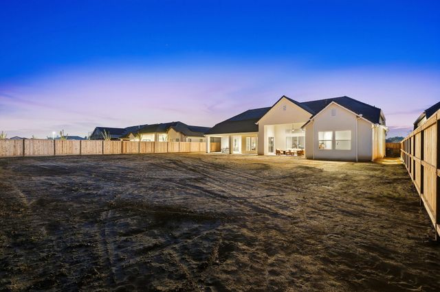 3602 W Oriole Avenue, Visalia, CA 93291