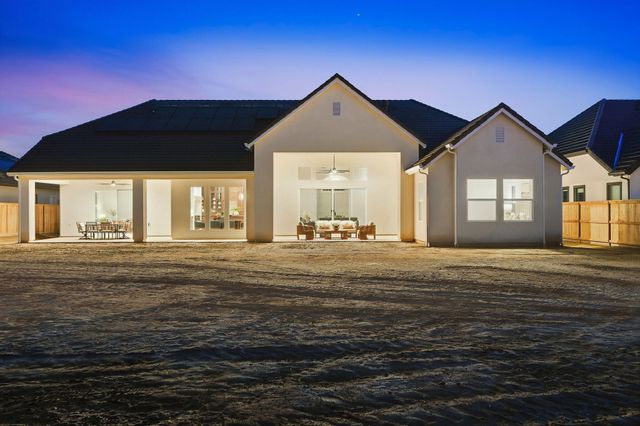 3602 W Oriole Avenue, Visalia, CA 93291