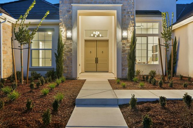 3602 W Oriole Avenue, Visalia, CA 93291