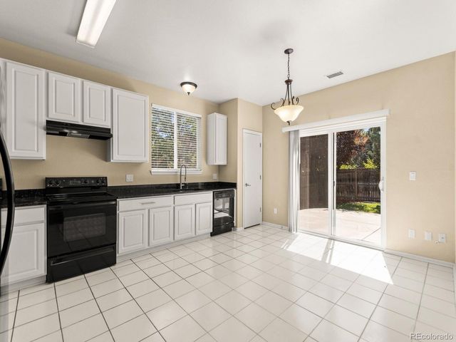 20290 E Red Fox Ln, Centennial, CO 80015
