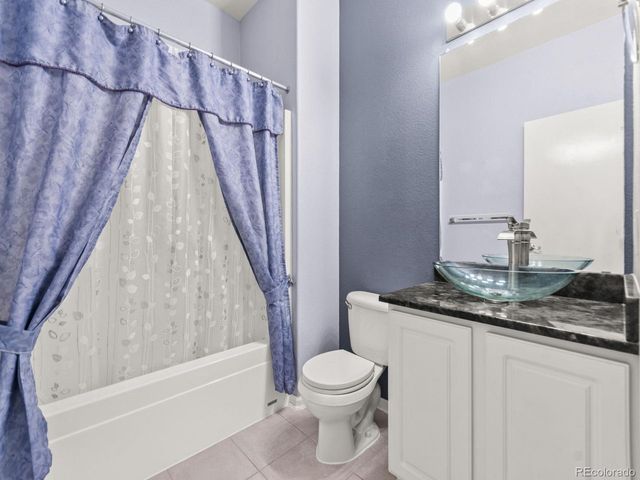 20290 E Red Fox Ln, Centennial, CO 80015